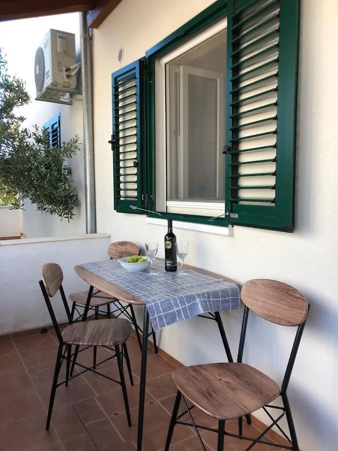 Apartments Mira Trogir