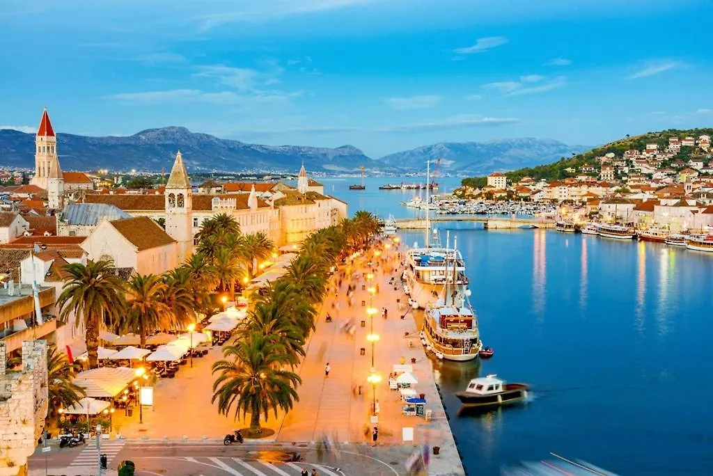 Apartments Mira Trogir